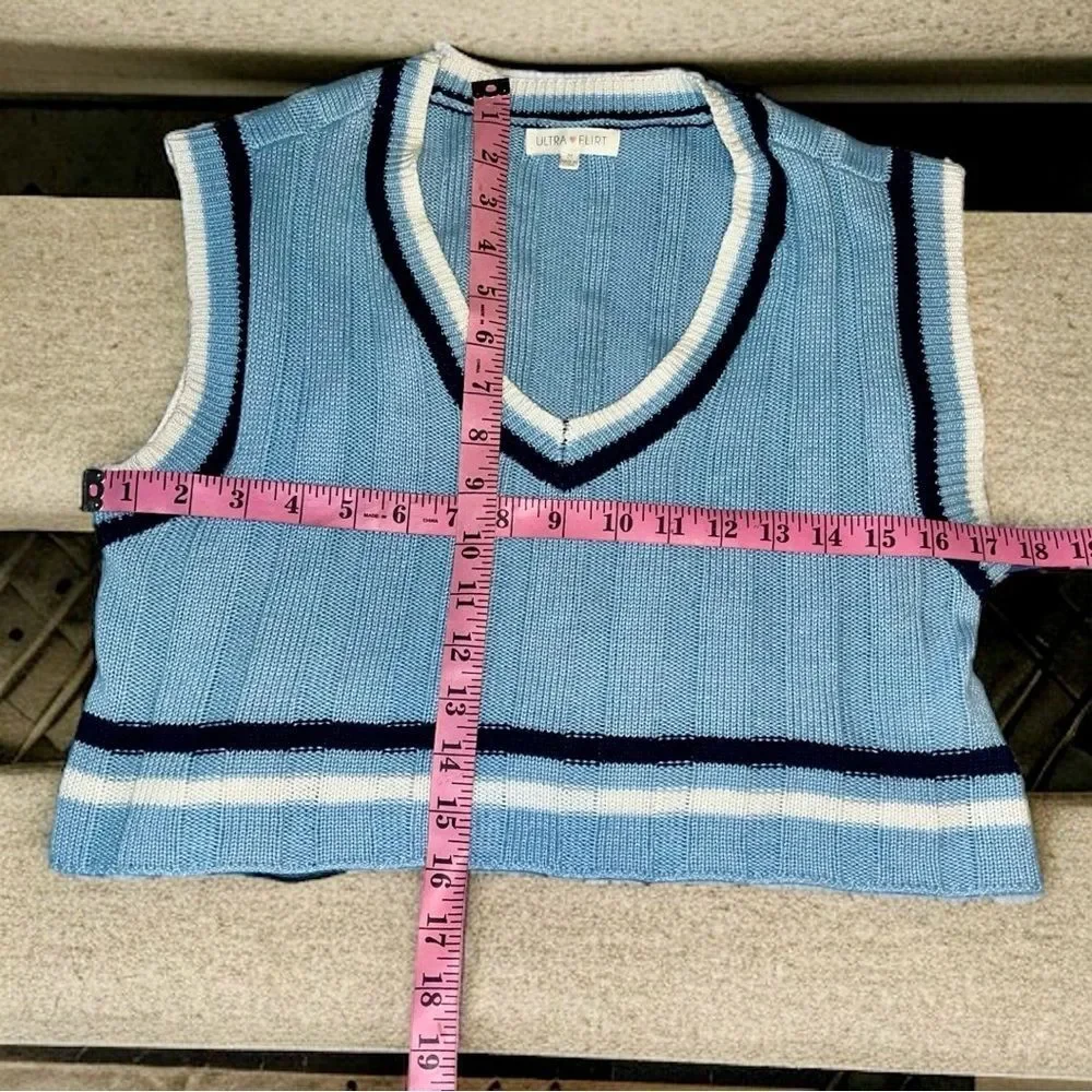 Ultra Flirt Sweater Vest Y2K Light Blue Striped V-Neck Cropped Preppy Tennis M 🍭